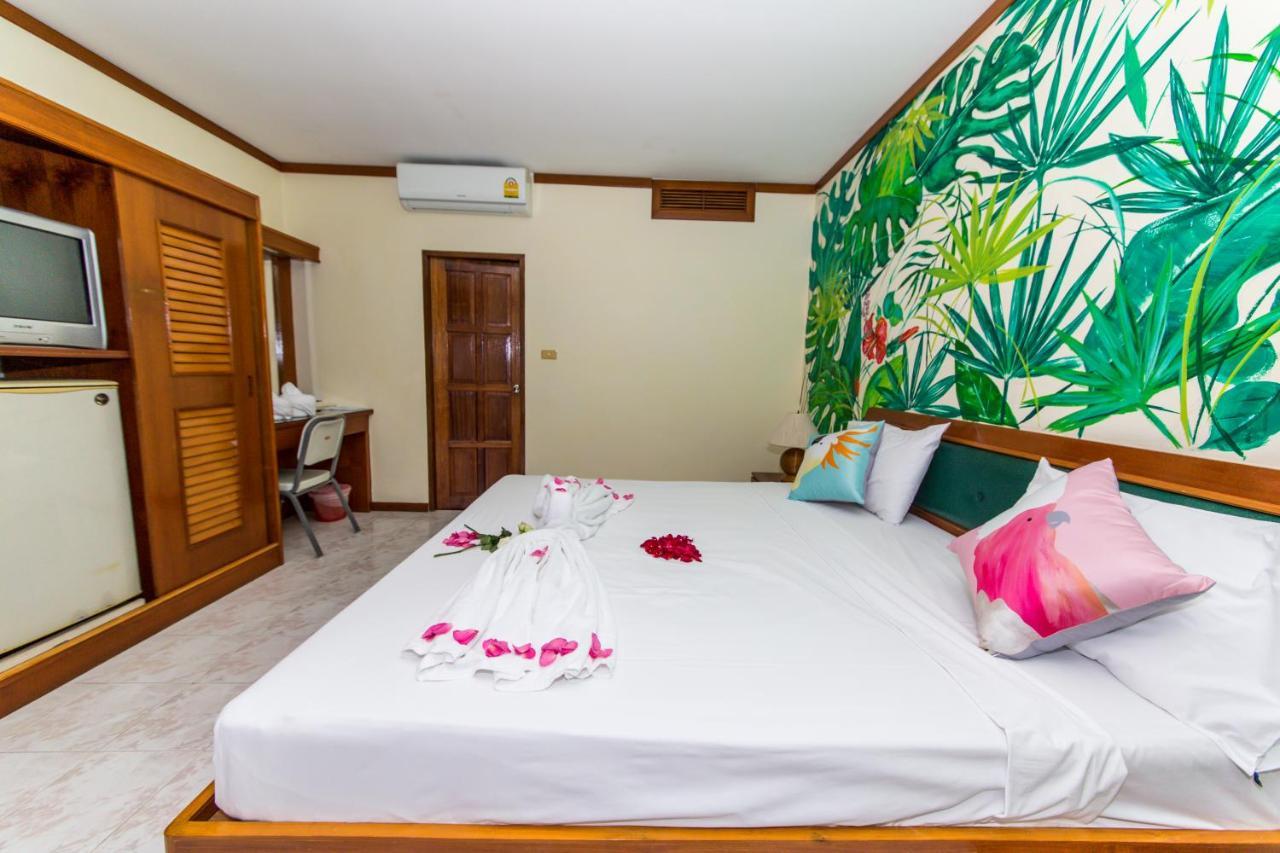 Panda Hotel Patong Exterior photo