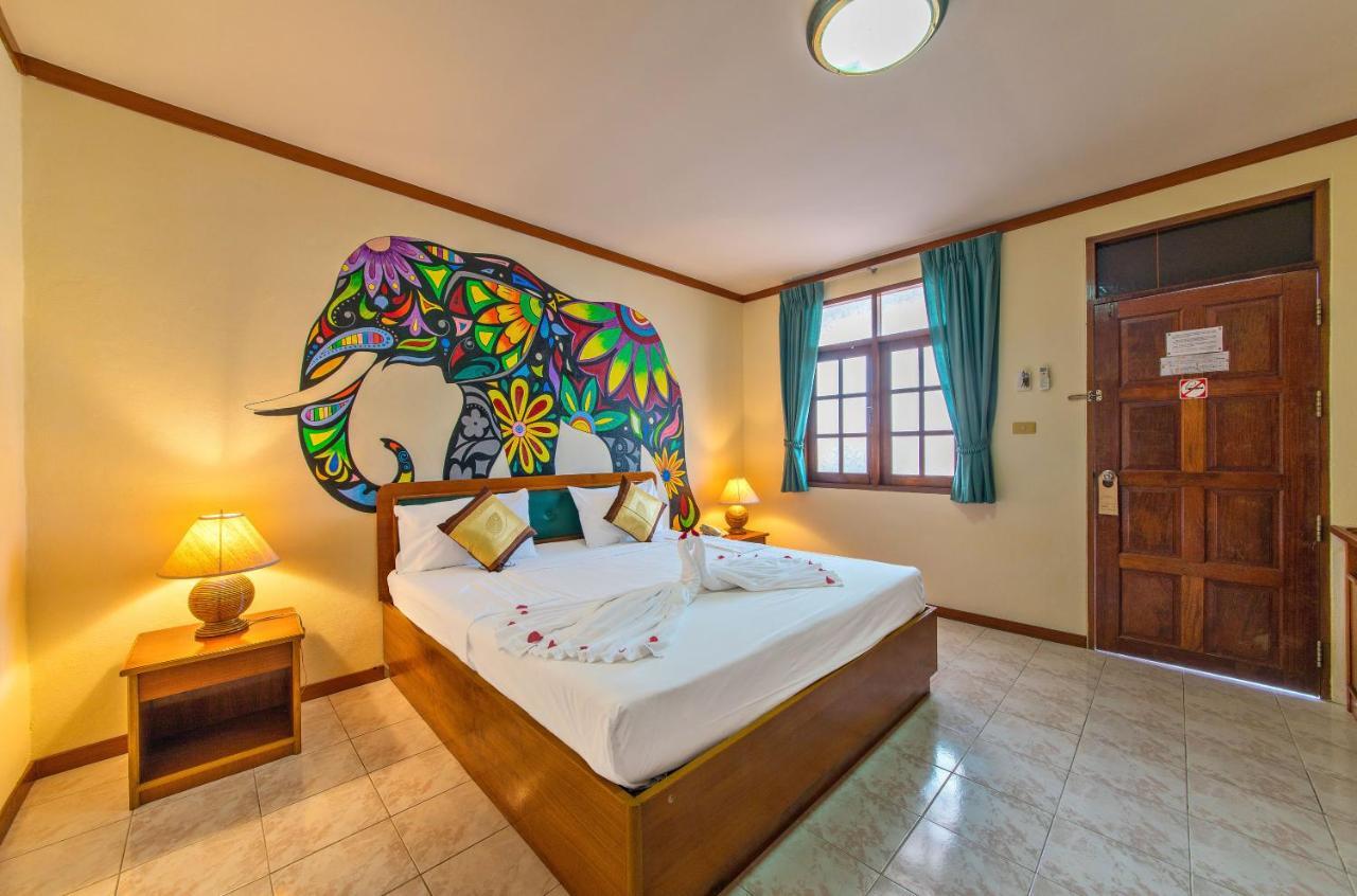 Panda Hotel Patong Exterior photo