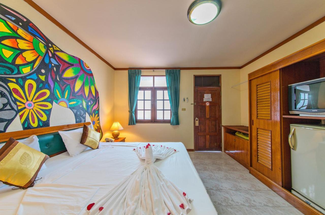 Panda Hotel Patong Exterior photo
